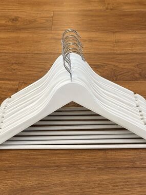 White hardwood contoured suit/clothing hangers - Set of 25